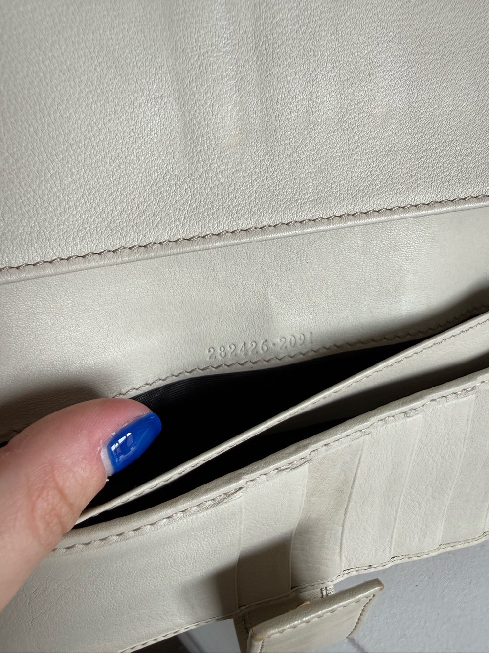 Gucci Beige GG Canvas Continental Wallet with Cream Trim and Gold Logo - Picture 10 of 13